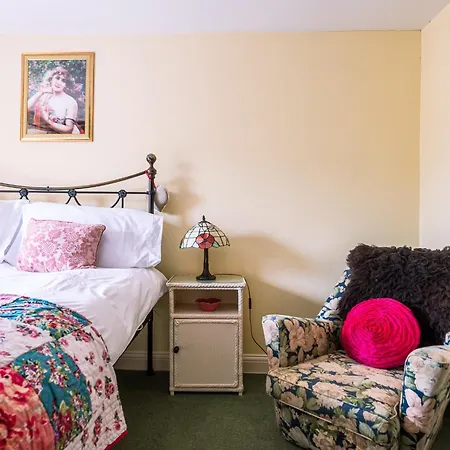 Rose * Richmond (North Yorkshire)